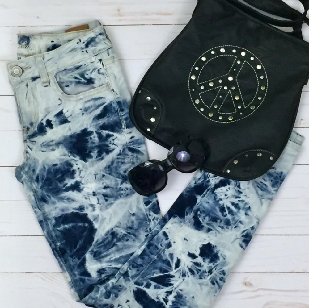 American Eagle Outfitters Acid Washed Skinny Jeans